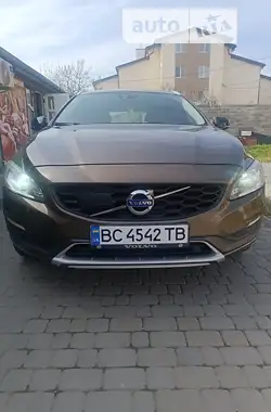 Volvo V60 2015 - пробег 132 тыс. км