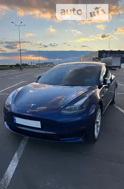 Tesla Model 3 2022 - пробіг 21 тис. км