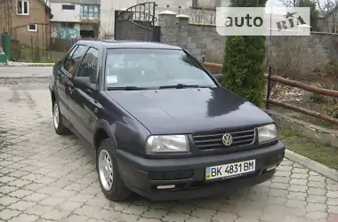 Volkswagen Vento 1992 - пробег 260 тыс. км