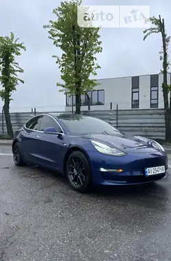 Tesla Model 3 2020 - пробіг 65 тис. км