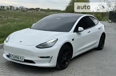 Tesla Model 3 2018 - пробіг 186 тис. км