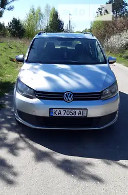 Volkswagen Touran 2011 - пробіг 218 тис. км