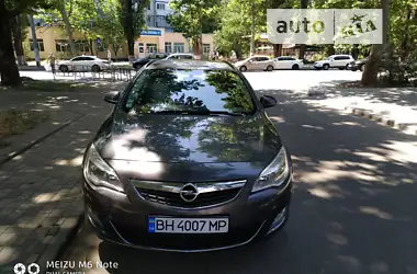 Opel Astra 2011 - пробег 185 тыс. км