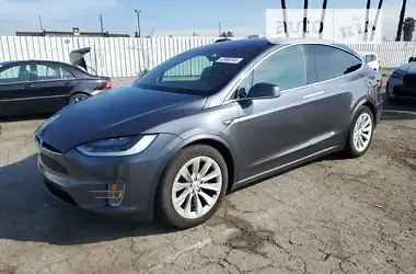 Tesla Model X 2018 - пробіг 67 тис. км