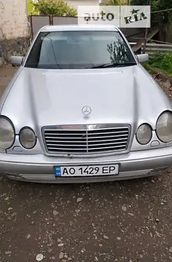 Mercedes-Benz C-Class 1999 - пробег 100 тыс. км