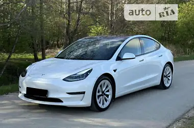 Tesla Model 3 2021 - пробег 57 тыс. км