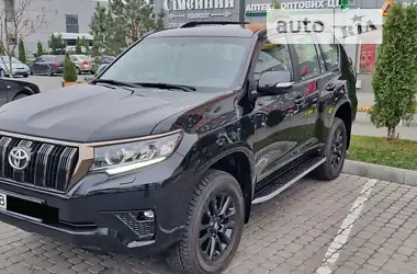 Toyota Land Cruiser Prado 2022 - пробег 1 тыс. км