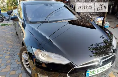 Tesla Model S 2015 - пробіг 189 тис. км