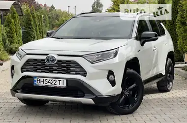 Toyota RAV4 2021 - пробег 46 тыс. км