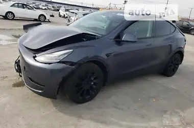 Tesla Model Y 2021 - пробег 54 тыс. км