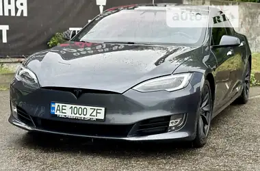 Tesla Model S 2016 - пробіг 100 тис. км