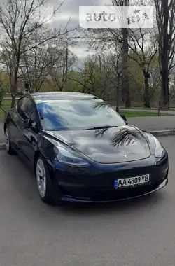 Tesla Model 3 2022 - пробег 41 тыс. км