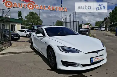 Tesla Model S 2016 - пробіг 100 тис. км