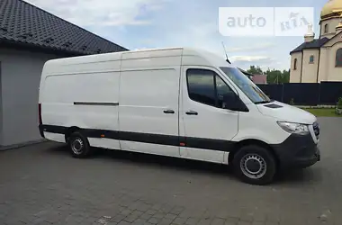 Mercedes-Benz Sprinter 2019 - пробег 273 тыс. км