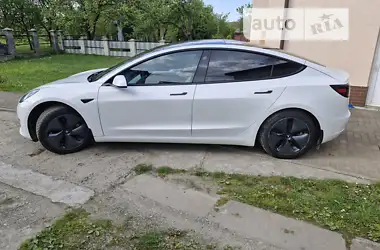 Tesla Model 3 2021 - пробег 56 тыс. км