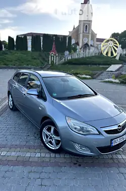 Opel Astra  2011 - пробіг 213 тис. км