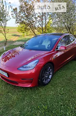 Tesla Model 3 2018 - пробіг 72 тис. км