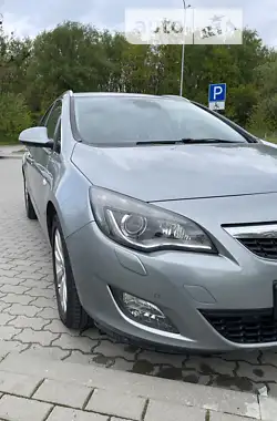 Opel Astra  2011 - пробіг 239 тис. км