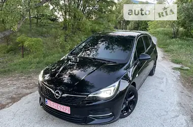 Opel Astra 2020 - пробіг 80 тис. км