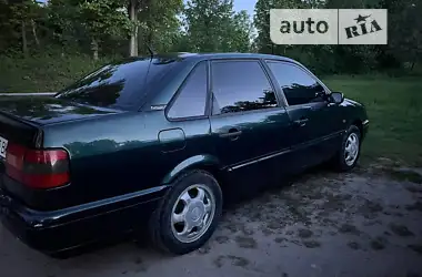 Volkswagen Passat 1994 - пробег 433 тыс. км