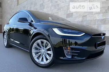 Tesla Model X 2017 - пробіг 90 тис. км