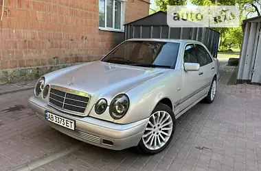 Mercedes-Benz E-Class 1997 - пробег 300 тыс. км