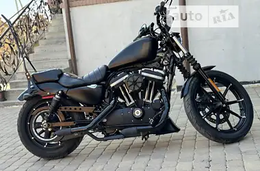 Harley-Davidson 883 Iron 2022 - пробіг 10 тис. км