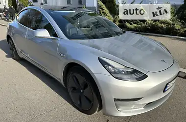 Tesla Model 3 2018 - пробіг 99 тис. км