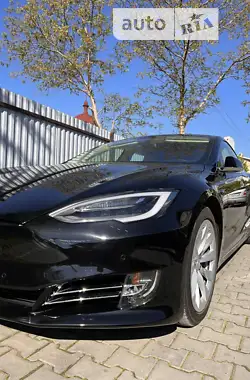 Tesla Model S 2017 - пробіг 136 тис. км