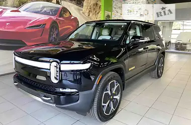 Rivian R1S 2024 - пробіг 1 тис. км