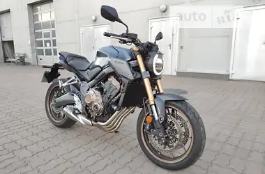 Honda CB 650R 2023 - пробег 2 тыс. км