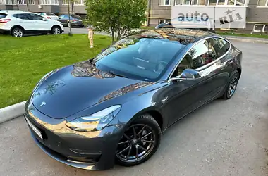 Tesla Model 3  2019 - пробег 95 тыс. км