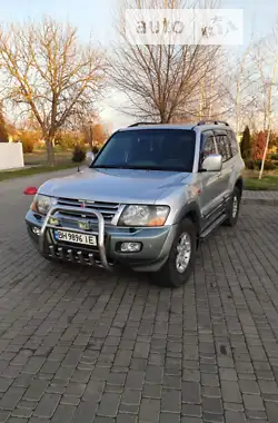 Mitsubishi Pajero 2001 - пробег 276 тыс. км