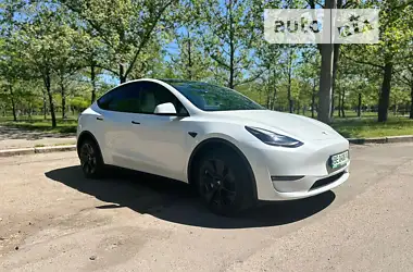Tesla Model Y  2023 - пробег 7 тыс. км