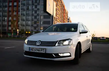 Volkswagen Passat 2011 - пробіг 241 тис. км