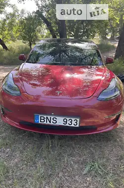 Tesla Model 3 2021 - пробіг 45 тис. км