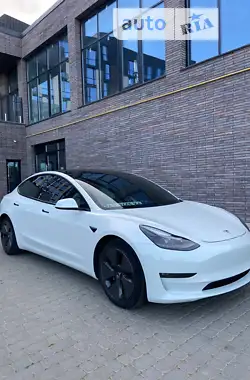 Tesla Model 3 2021 - пробіг 61 тис. км