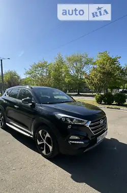 Hyundai Tucson 2016 - пробег 199 тыс. км