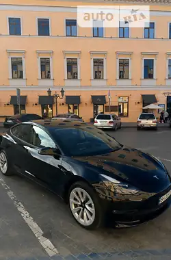 Tesla Model 3 2022 - пробіг 21 тис. км