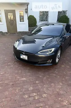 Tesla Model S  2017 - пробіг 85 тис. км