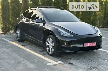 Tesla Model Y 2021 - пробіг 71 тис. км