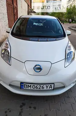 Nissan Leaf 2014 - пробег 75 тыс. км