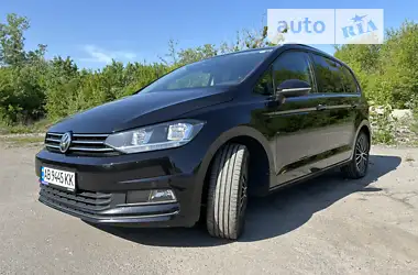 Volkswagen Touran 2019 - пробіг 187 тис. км