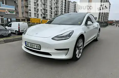 Tesla Model 3 2019 - пробіг 99 тис. км