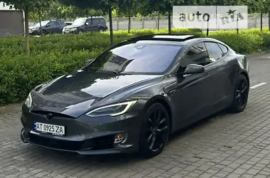 Tesla Model S 2015 - пробіг 168 тис. км