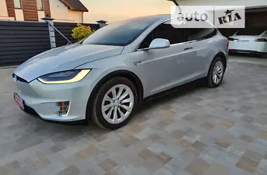 Tesla Model X 2016 - пробіг 204 тис. км