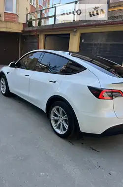 Tesla Model Y 2022 - пробіг 24 тис. км