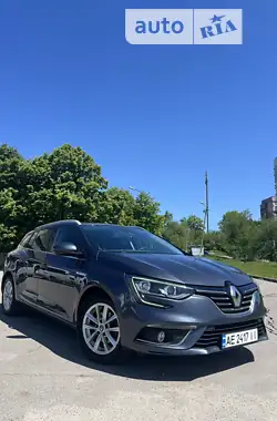 Renault Megane 2018 - пробіг 206 тис. км