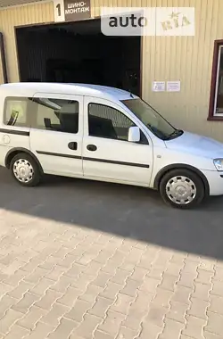 Opel Combo 2010 - пробіг 260 тис. км