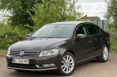 Volkswagen Passat 2011 - пробіг 270 тис. км